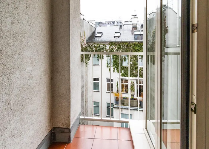 Karmeliter Flat | Contactless Check-In
